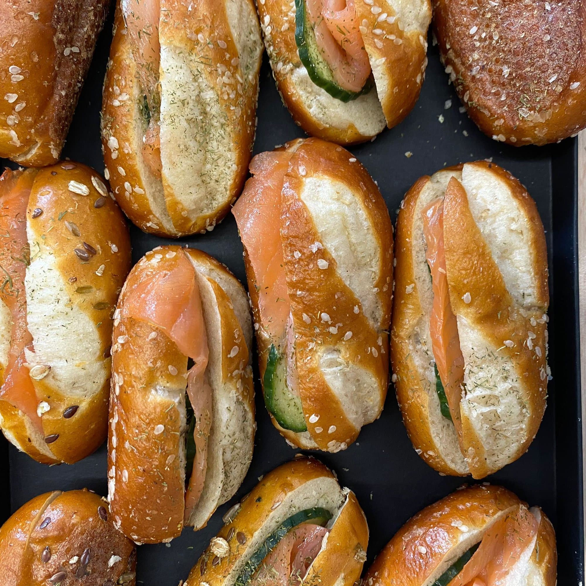Bagels, smoked salmon & cucumber